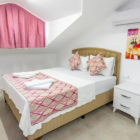 Violet - 4 Bedroom Holiday Villa In Oeluedeniz פאטהיה