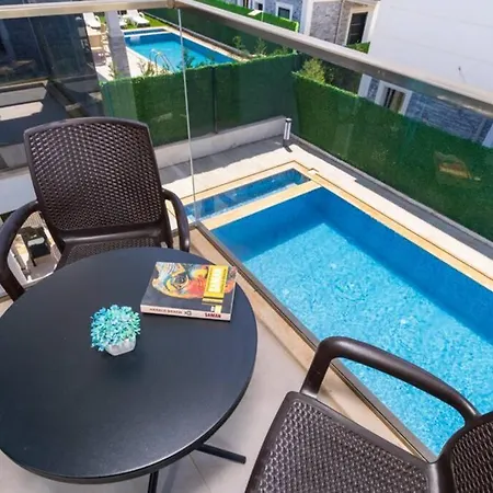 Violet - 4 Bedroom Holiday Villa In Oeluedeniz Fethiye