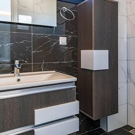 Violet - 4 Bedroom Holiday Villa In Oeluedeniz Villa