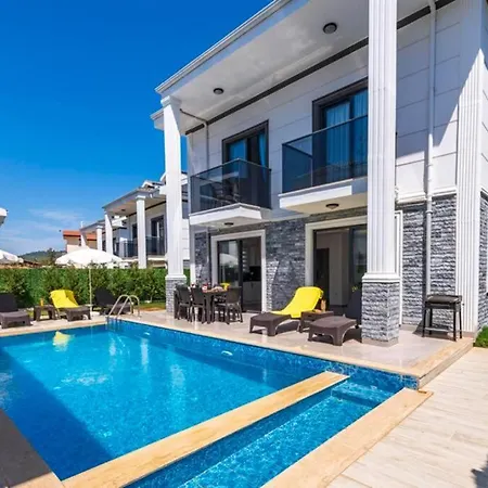 Violet - 4 Bedroom Holiday Villa In Oeluedeniz Fethiye